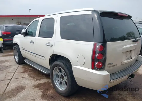2009 GMC Yukon Denali z USA, uszkodzony, nr VIN 1GKFC032X9R164822